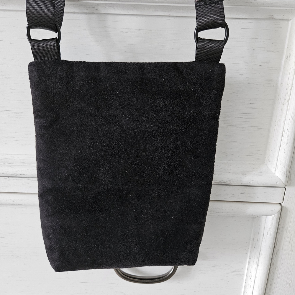 Madison Handbags Black and White Floral Crossbody Bag - Picture 5 of 5